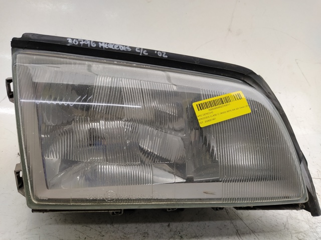 Luz direita 2028201861 Mercedes