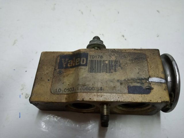 MERCEDES 2028300184 Клапан TRV кондиционера в наличии Черкассы