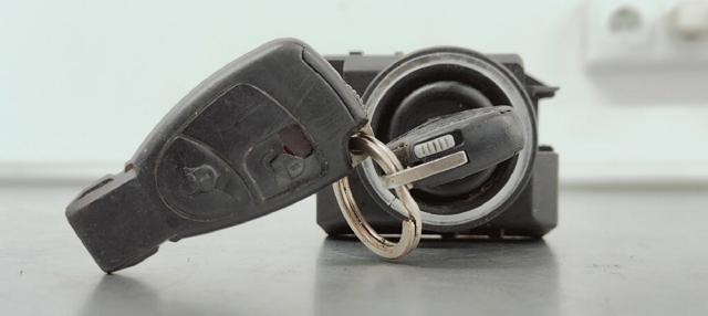 Fecho de ignição Mercedes C W203