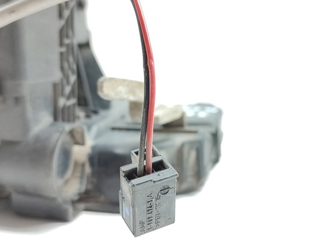 MERCEDES 2037200835 Замок передней правой двери в наличии Киев