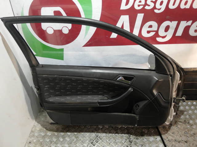 Porta dianteira esquerda Mercedes C CL203