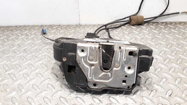 2037300235 MERCEDES Замок двери задней правой купить в Винница