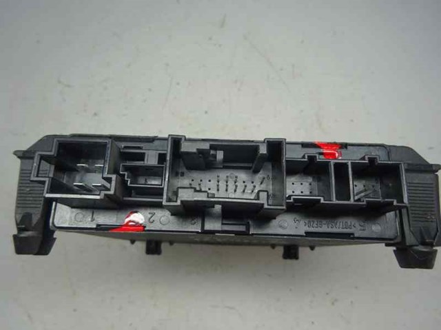 2038200826 MERCEDES Блок комфорта задней двери купить в Винница