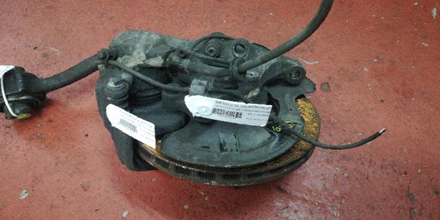 2043320101 MERCEDES Цапфа (поворотный кулак) передний левый купить в Ужгород