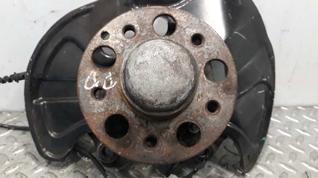 MERCEDES 2043320201 Цапфа (поворотный кулак) передний правый в наличии Ирпень