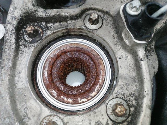 2043500441 MERCEDES Цапфа (поворотный кулак) задний правый купить в Николаев