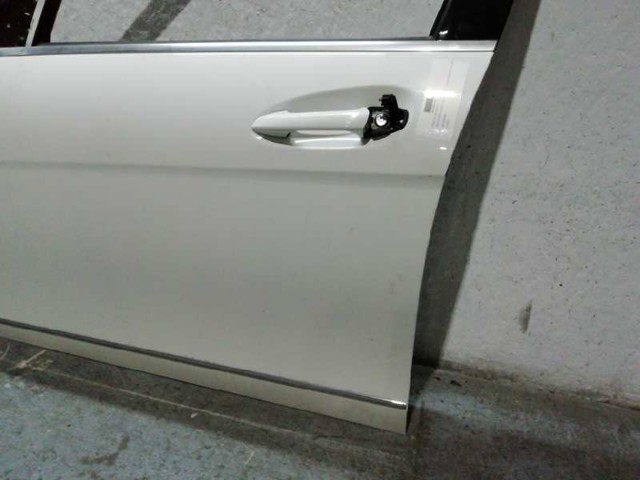 Porta dianteira esquerda Mercedes C W204