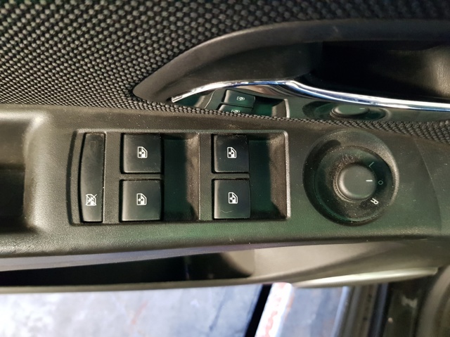 Controle do vidro dianteiro esquerdo para Chevrolet Orlando 2.0 D Z20D1 20830838