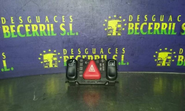 Botão de ativação do sinal de emergência Mercedes C S202