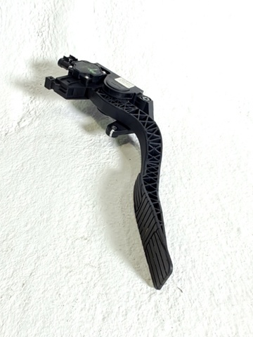 Pedal de gás (de acelerador) Chevrolet Captiva 1 C100