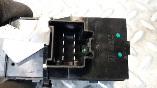 GM 20917577 Кнопочный блок управления стеклоподъемником передний левый в наличии Украина