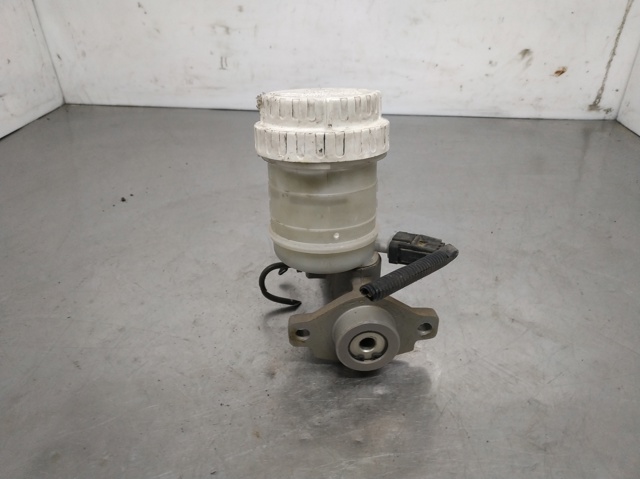 Cilindro mestre do freio 21027199 MITSUBISHI