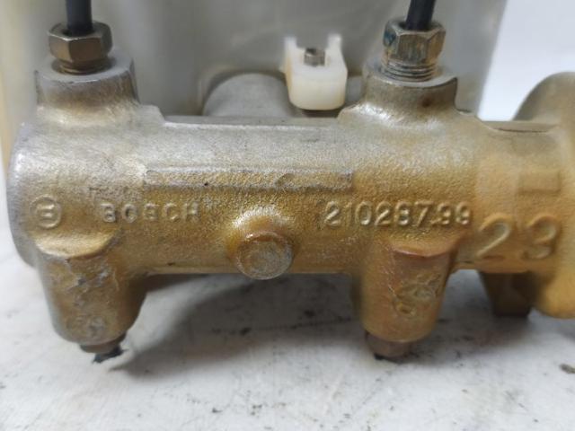 Cilindro mestre do freio 21028799 PEUGEOT