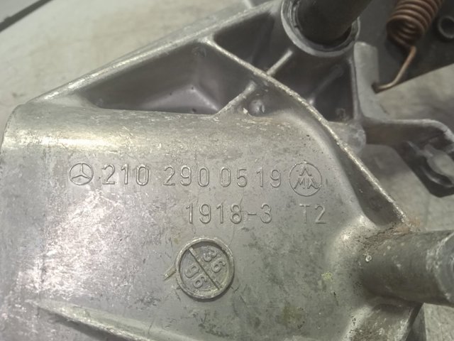 MERCEDES 2102900519 Кронштейн педалей, педальный узел в наличии Украина
