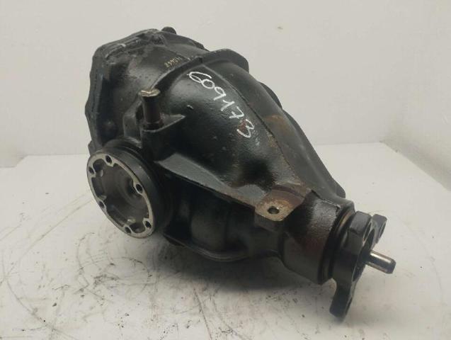 MERCEDES 2103511808 Крышка редуктора заднего в наличии Житомир
