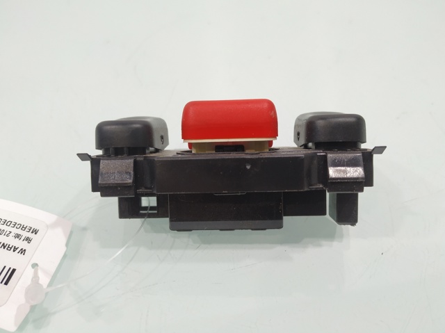 Botão de ativação do sinal de emergência Mercedes E S210