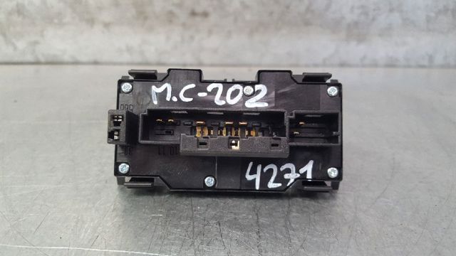 MERCEDES 2108208010 Кнопка аварийки в наличии Тернополь