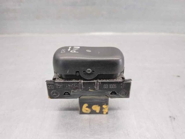MERCEDES A21082114517C45 Кнопка включения парктроника в наличии Житомир