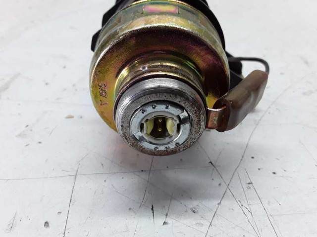 MERCEDES 2108600905 Шторка боковая, левая в наличии Днепр