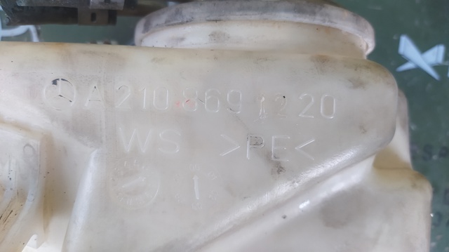 Tanque de fluido para lavador de vidro Mercedes E S210
