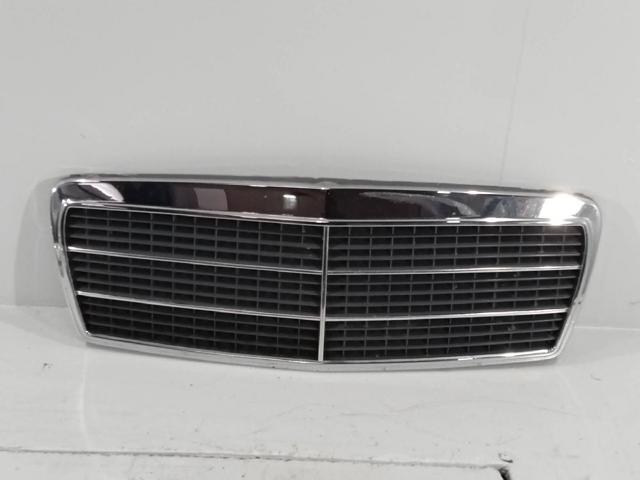 MERCEDES 2108880023 Решетка радиатора в наличии Сумы