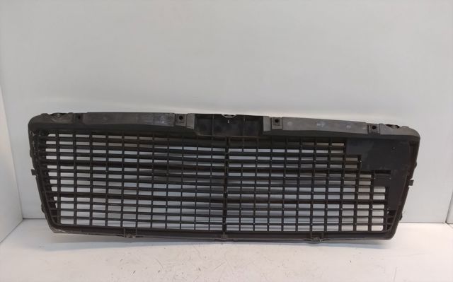 MERCEDES 2108880023 Решетка радиатора в наличии Украина