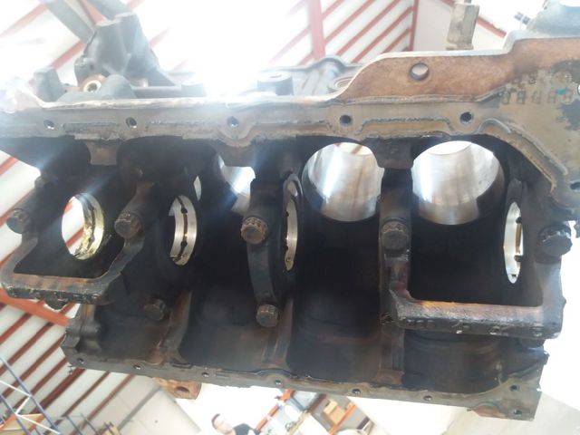 HYUNDAI 2110023752 Блок цилиндров двигателя в наличии Ужгород