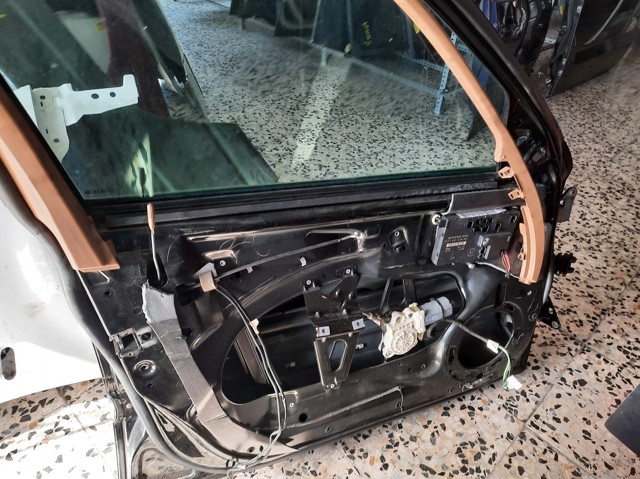 MERCEDES 211720130528 Дверь передняя левая в наличии Киев