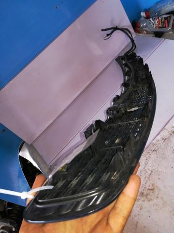 2118800005 MERCEDES Решетка капота купить в Каменское