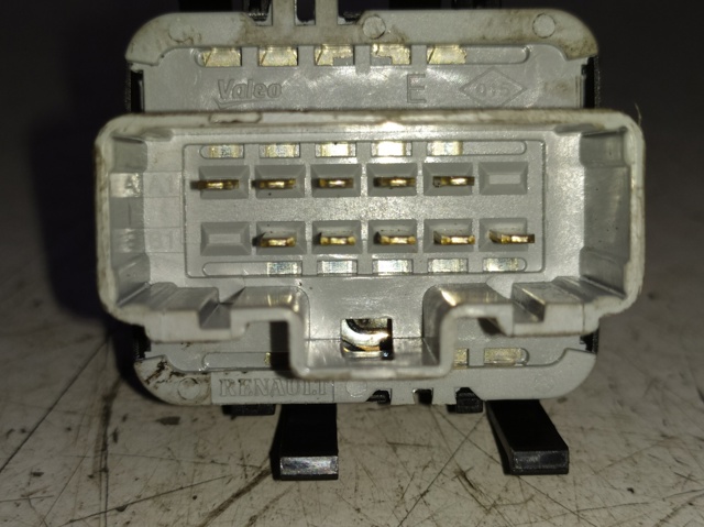 RENAULT 214939A Кнопочный блок управления стеклоподъемником передний левый в наличии Винница