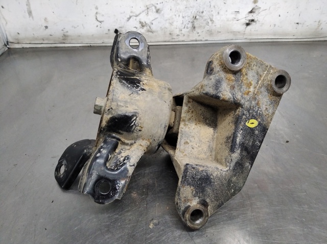 21830A5200 HYUNDAI Подушка (опора) двигателя левая купить в Ужгород