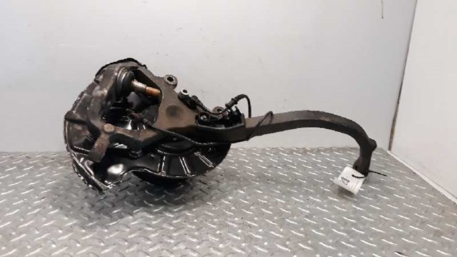 MERCEDES 2203303720 Цапфа передняя левая в наличии Кривой Рог