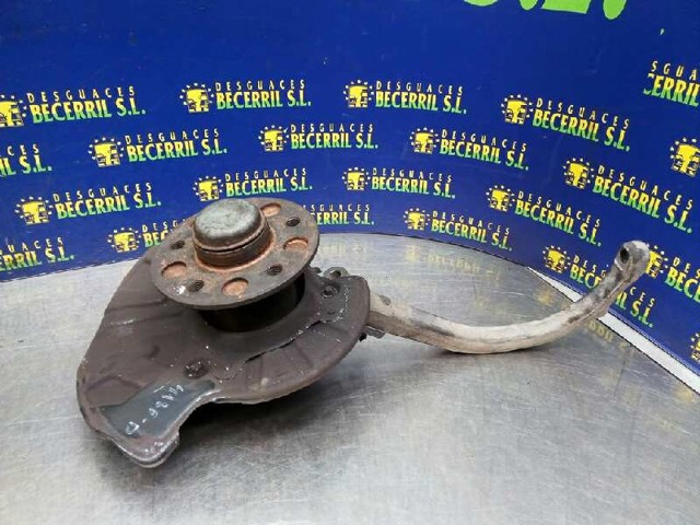 MERCEDES 2203303820 Цапфа (поворотный кулак) передний правый в наличии Николаев
