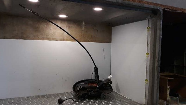 Braço oscilante inferior direito de suspensão dianteira 2203521102 Mercedes