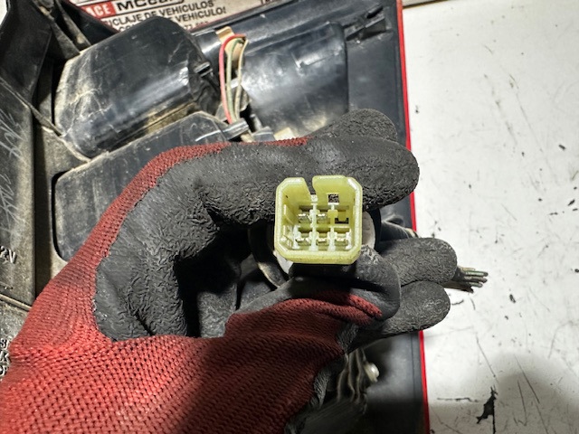 22059079 SUZUKI купить в Ровно