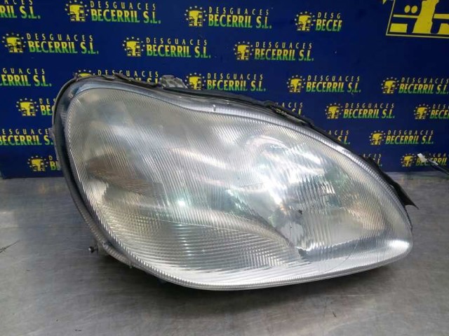 Luz direita 2208200261 Mercedes