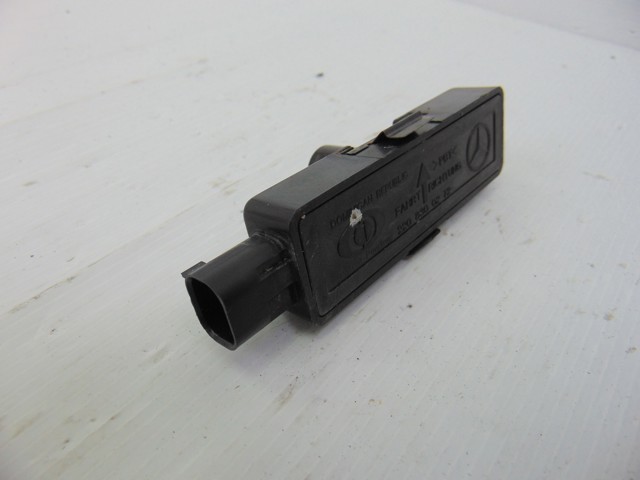 MERCEDES 2208300272 Датчик освещения салона в наличии Украина