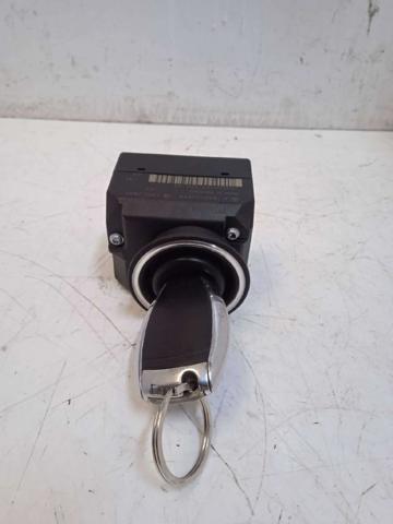 2215450514 MERCEDES Кнопка запуска двигателя купить в Харьков