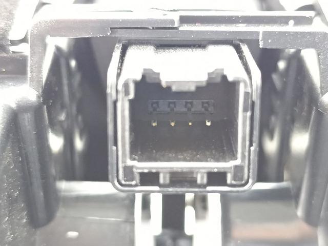 Botão de ativação do sinal de emergência Ford Kuga 3 DFK