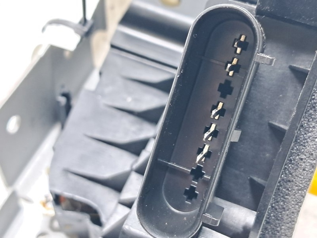 2256255 FORD Замок двери задней левой распашной нижний купить в Запорожье