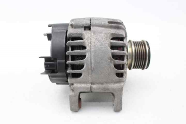 231004115R RENAULT Генератор купить в Черкассы