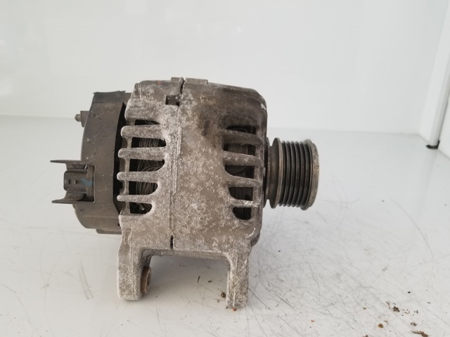 RENAULT 231004864R Генератор в наличии Житомир