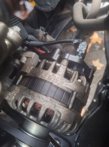 231008386R RENAULT Генератор купить в Ирпень