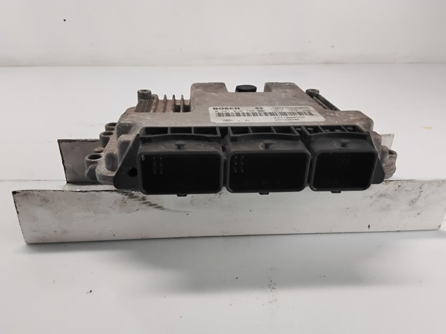 237100870R Блок управления двигателем купить Павлоград