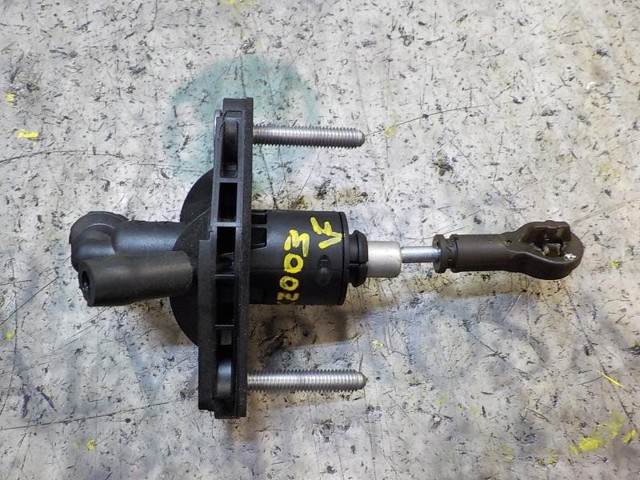 2381068L21 SUZUKI Главный цилиндр сцепления купить в Павлоград