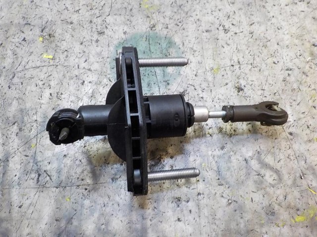2381068L21 SUZUKI Главный цилиндр сцепления купить в Черновцы