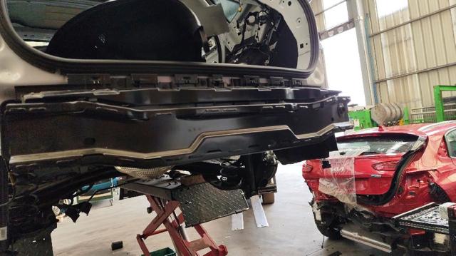 Reforçador do pára-choque traseiro Ford Kuga 3 DFK