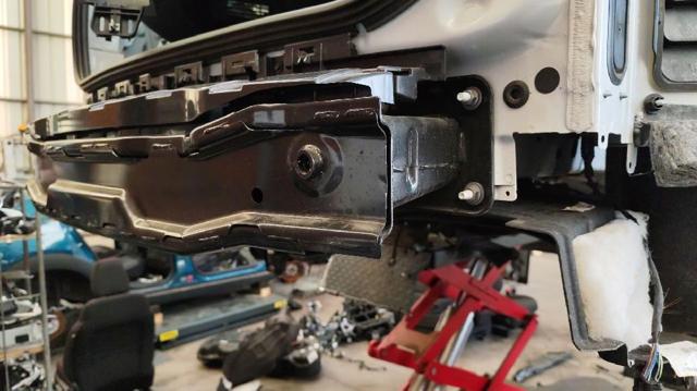 Reforçador do pára-choque traseiro Ford Kuga 3 DFK