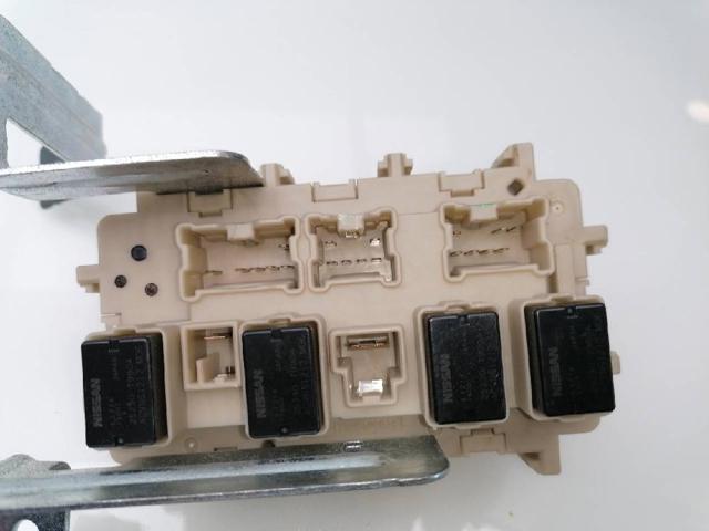 Unidade de dispositivos de segurança Nissan Navara D23, D23T