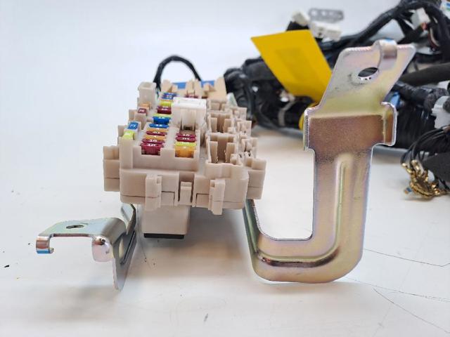 Unidade de dispositivos de segurança Nissan Navara D23, D23T